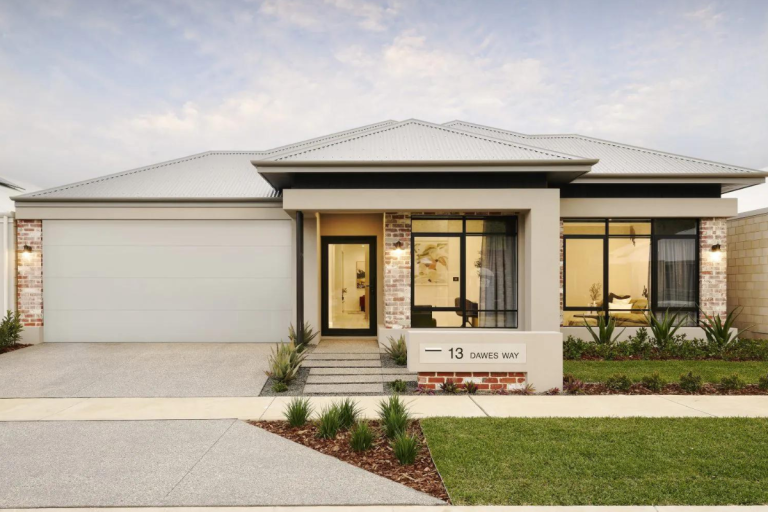 Pros and Cons of Buying at Auction